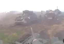 Момент эвакуации украинских военных из подбитых и брошенных БМП M2A2 Bradley ODS-SA