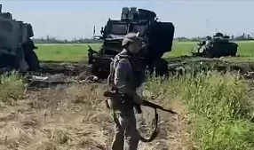 Наши сожгли колонну наступающей бронетехники США на Времевском выступе