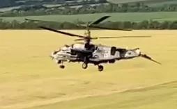 Видео. Ка-52 продолжает невозмутимый полет даже с перебитой хвостовой балкой.