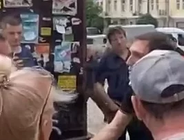 Вот почему надо гражданским людям оставаться дома.