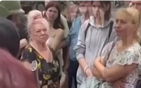 Далеко не все жители Ростова оказались рады присутствию бойцов ЧВК "Вагнер" на своих улицах