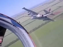 Штурмовики Су-25 парами нанесли ракетные удары по объектам и технике ВСУ