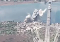 Прилёты ФАБов по ВСУшникам в районе Антоновского моста.