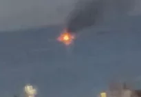 После поражения огнём с корабля ФСБ вражеский морской дрон долго горел в море у Новороссийска