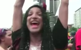 В соцсетях появился ироничный видеоролик к Международному дню демократии.