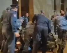 В Ереване есть пострадавшие среди полицейских, протестующие применили оружие