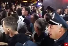 Ереван. Посольство России заблокировано протестующими