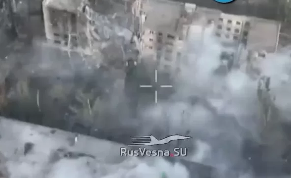 Уникальные кадры: Военный дрон снял пригород Торецка, который штурмует армия России