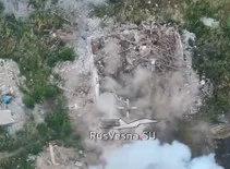 Боевики ВСУ бегут из Синьковки под огнём армии России, разносящей в пыль их опорники