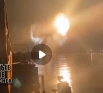 Кадры ночного налета дронов «Герань-2» на портовую инфраструктуру в Измаиле Одесской области.